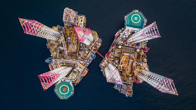 What happens when a medical emergency hits while you’re stuck on an oil rig? Find out in the latest marine and offshore travel case study from FCM Travel.