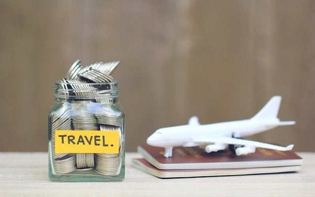 cómo ahorrar en viajes corporativos