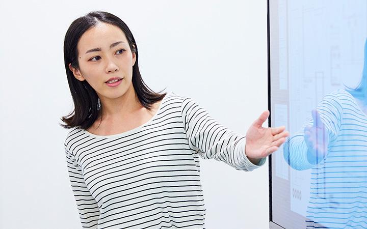 Japanese woman presentation