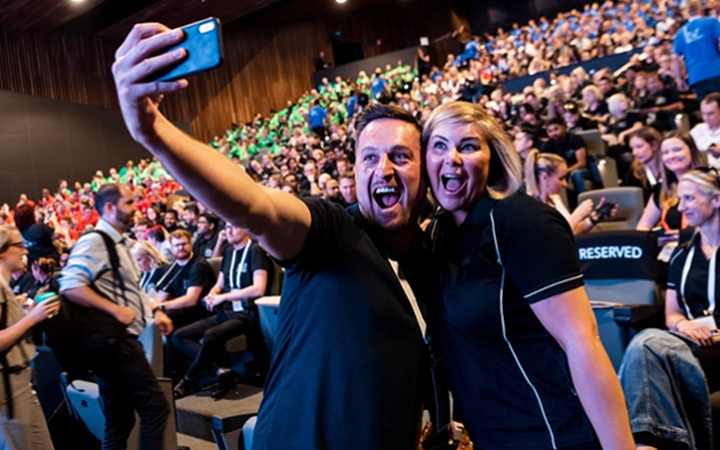 fcm-hw-happy-employees-happy-customers