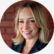Lindsay-Balram-headshot-rounded-grey-bg