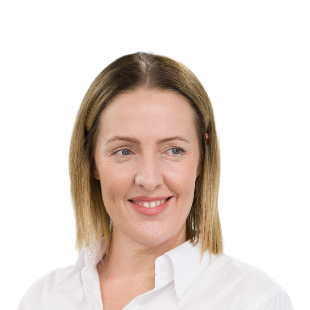 headshot of Kelly Thomas