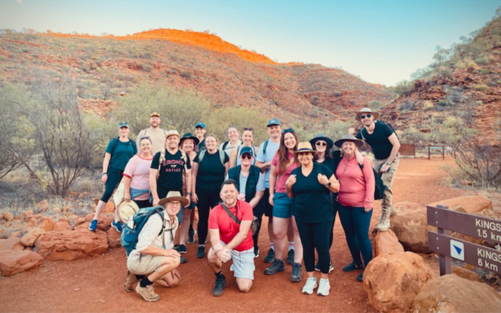 fcm-au-hw-uluru-famil