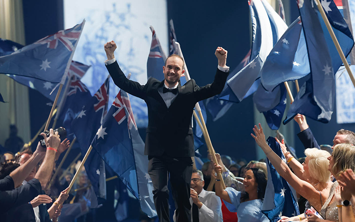 fcm-au-hw-tim-hunt-riding-the-wave