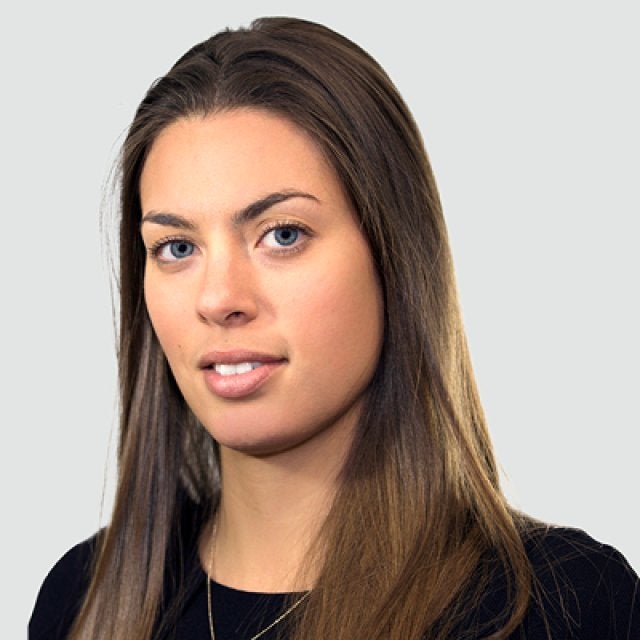 Alex-de-Vaux-headshot